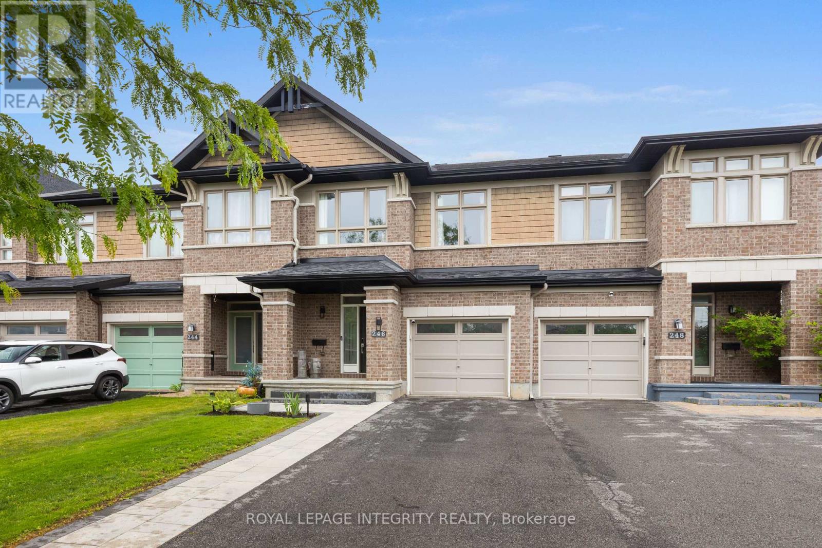 246 Cooks Mill Crescent, Ottawa, Ontario  K1V 2N1 - Photo 3 - X13476808