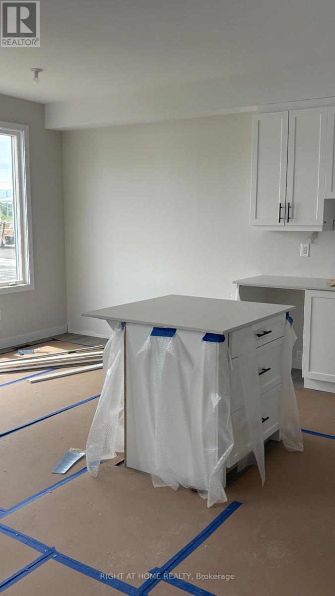 747 Haflinger Row, Ottawa, Ontario  K0A 2Z0 - Photo 2 - X13476970