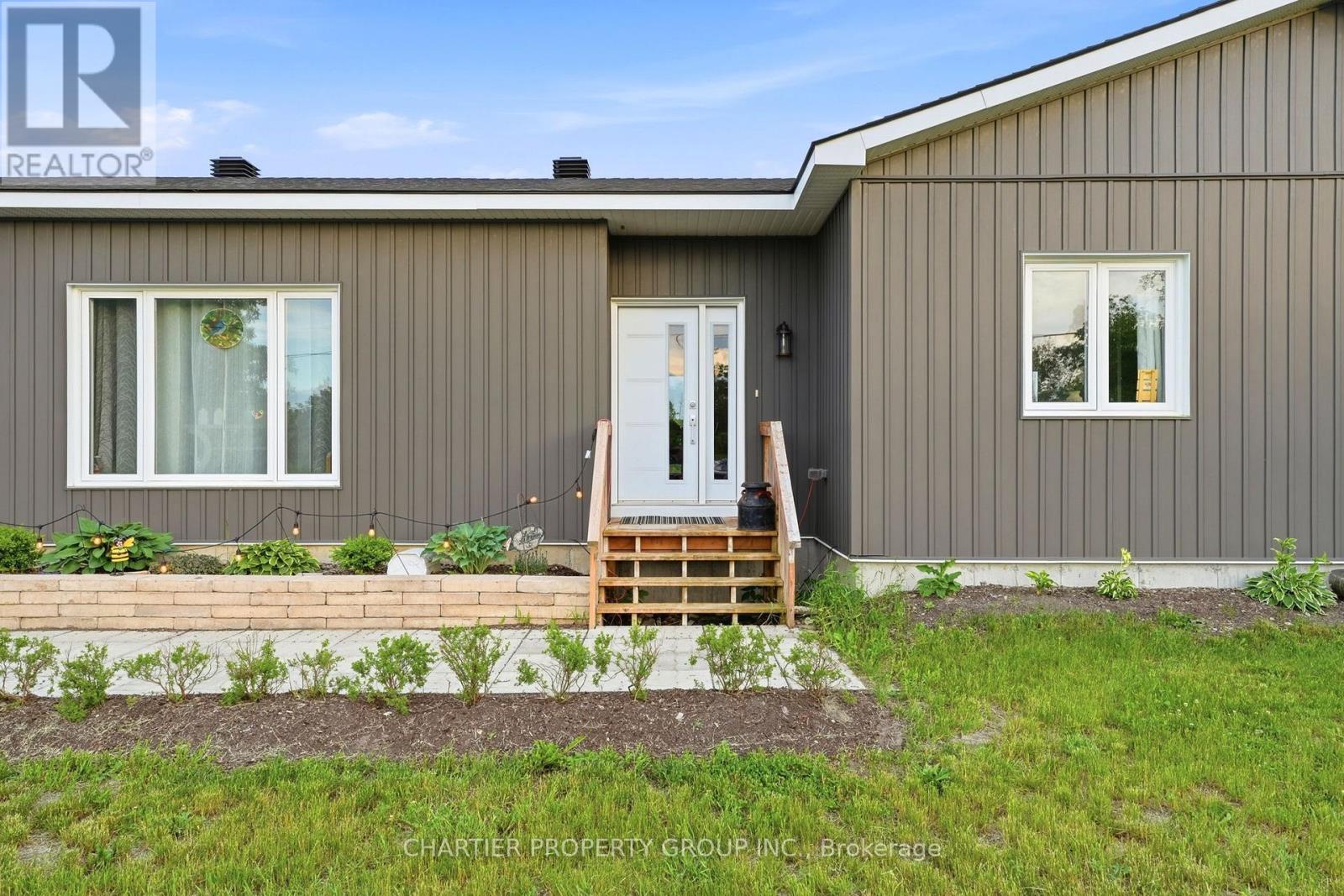 10664 Blaine Road, North Dundas, Ontario  K0E 1S0 - Photo 1 - X13477088