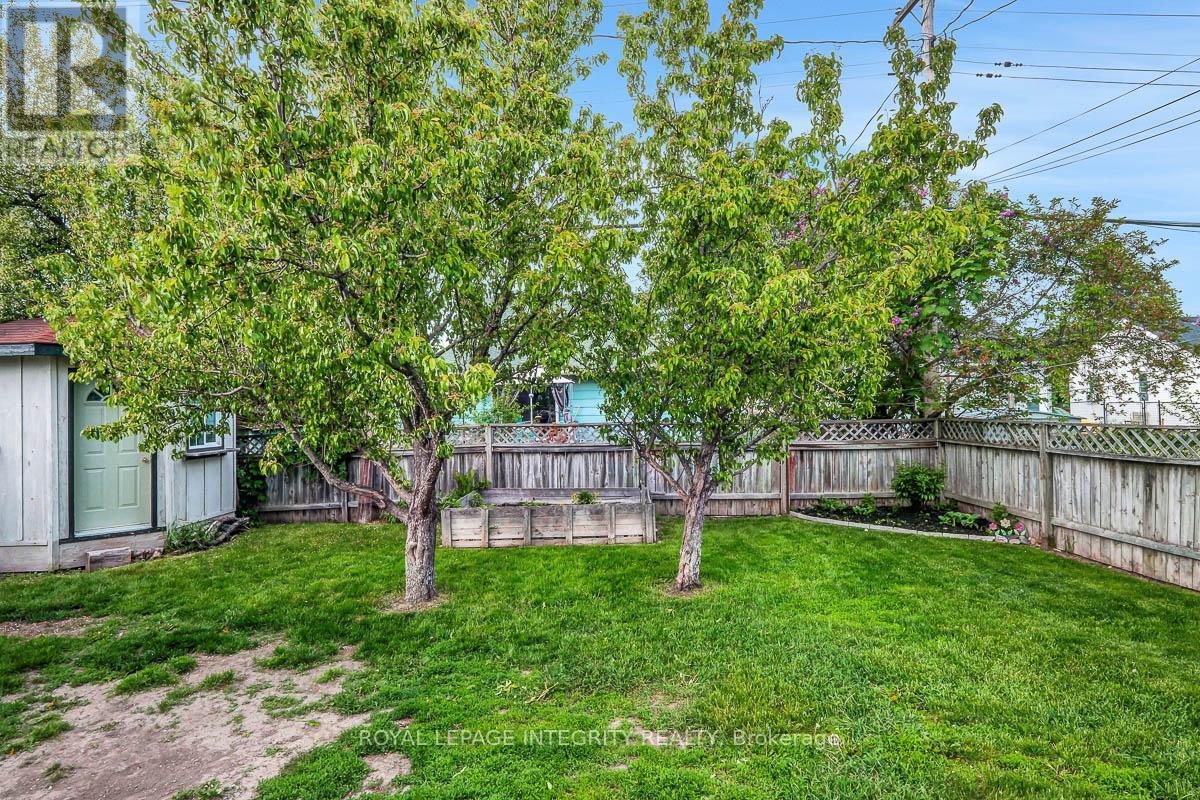 90 First Avenue, Arnprior, Ontario  K7S 1W3 - Photo 2 - X13477102