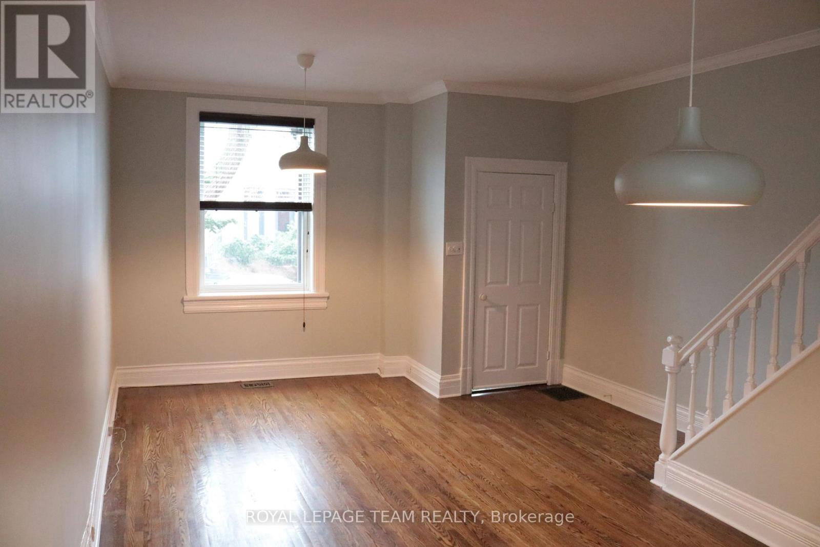 35 Ivy Crescent, Ottawa, Ontario  K1M 1Y1 - Photo 3 - X13477120