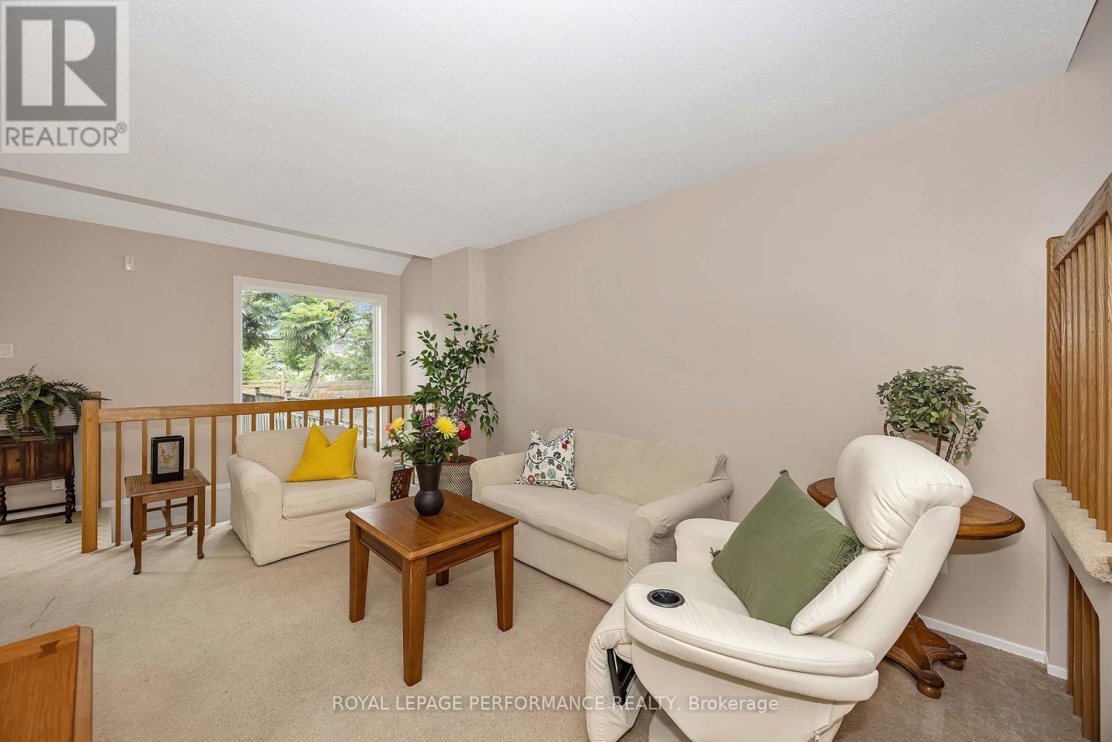 26 Armadale Crescent, Ottawa, Ontario  K2J 4A4 - Photo 3 - X13478302