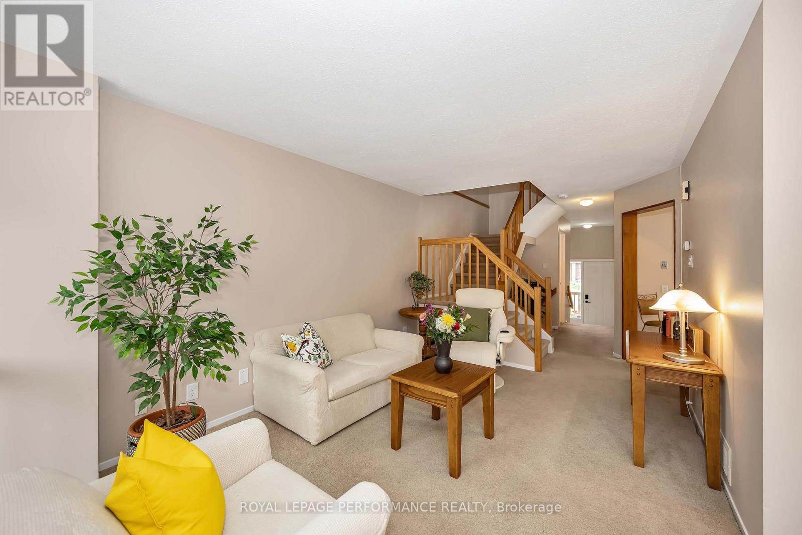 26 Armadale Crescent, Ottawa, Ontario  K2J 4A4 - Photo 4 - X13478302