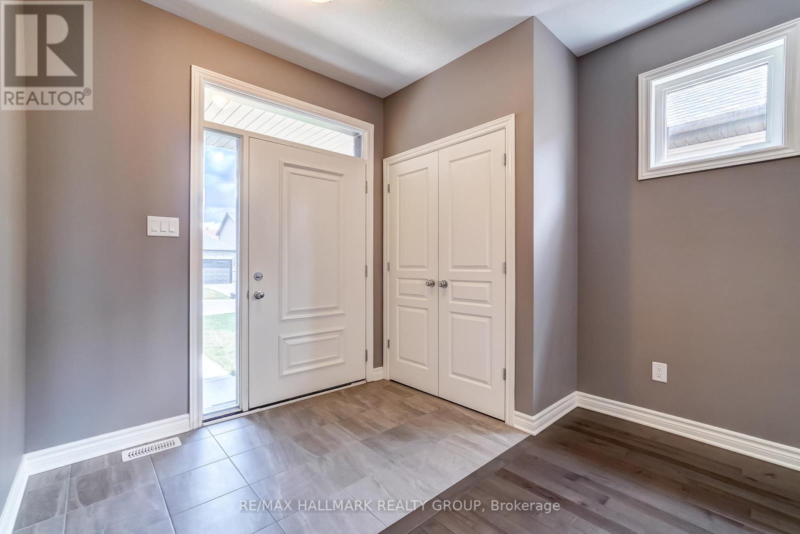 1110 Beckett Crescent, Ottawa, Ontario  K2S 0Y9 - Photo 4 - X13478356