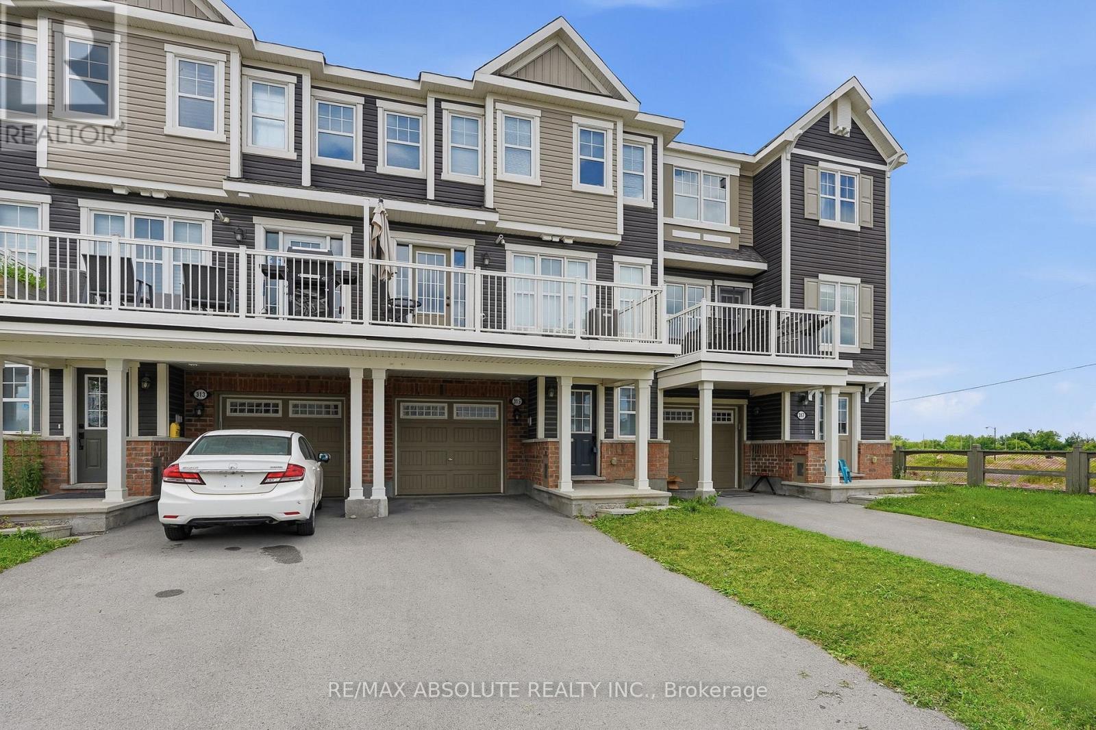 315 PUMPKINSEED CRESCENT, Ottawa, Ontario