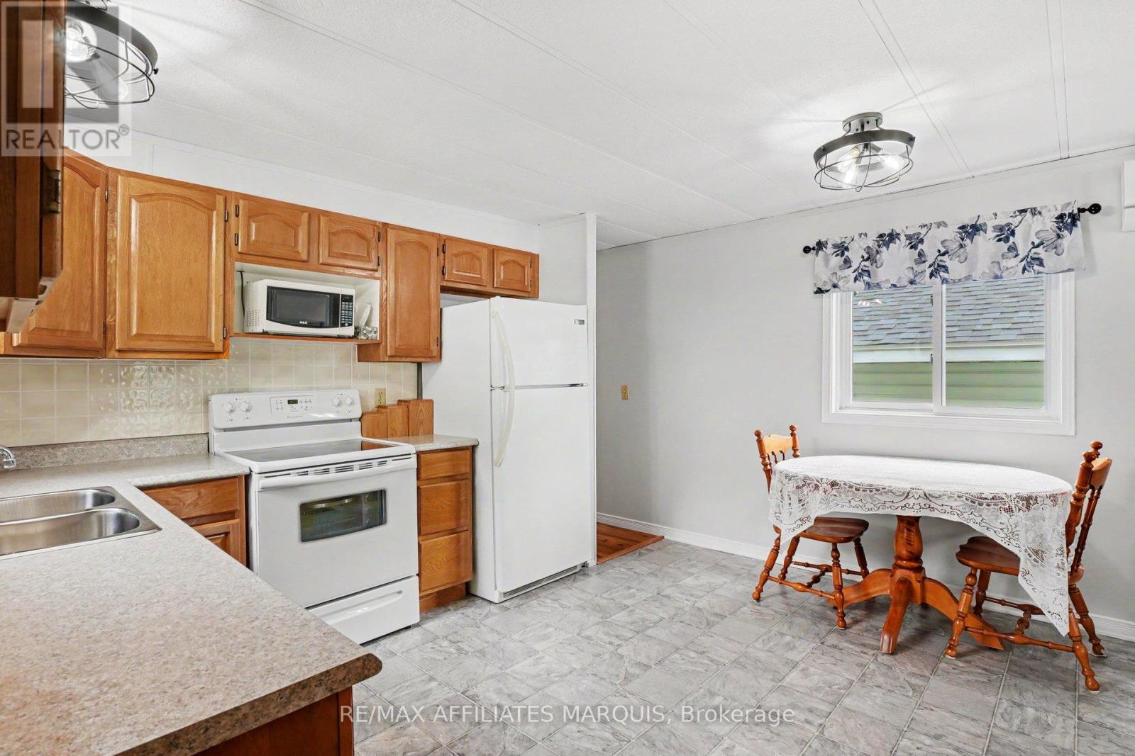 10 Saddle Avenue, Rideau Lakes, Ontario  K7A 0J4 - Photo 14 - X13478594