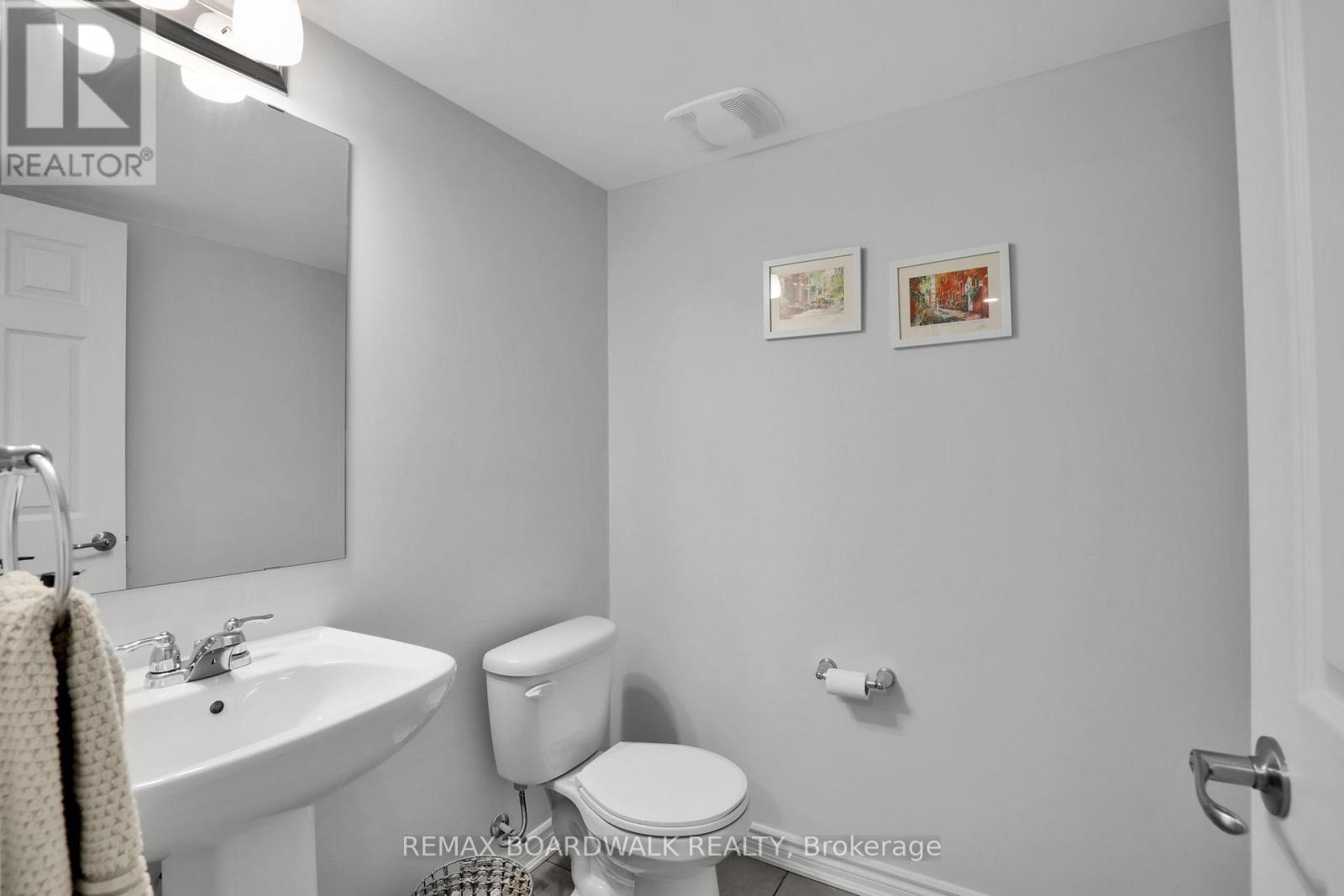 810 Mikinak Road, Ottawa, Ontario  K1K 5A5 - Photo 21 - X13478624