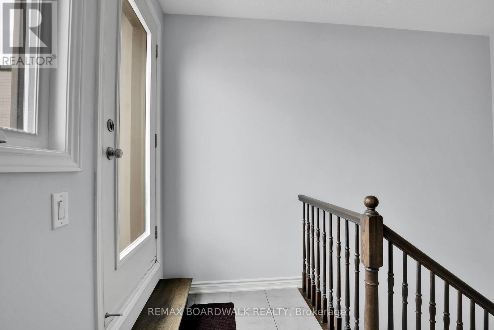 810 Mikinak Road, Ottawa, Ontario  K1K 5A5 - Photo 29 - X13478624
