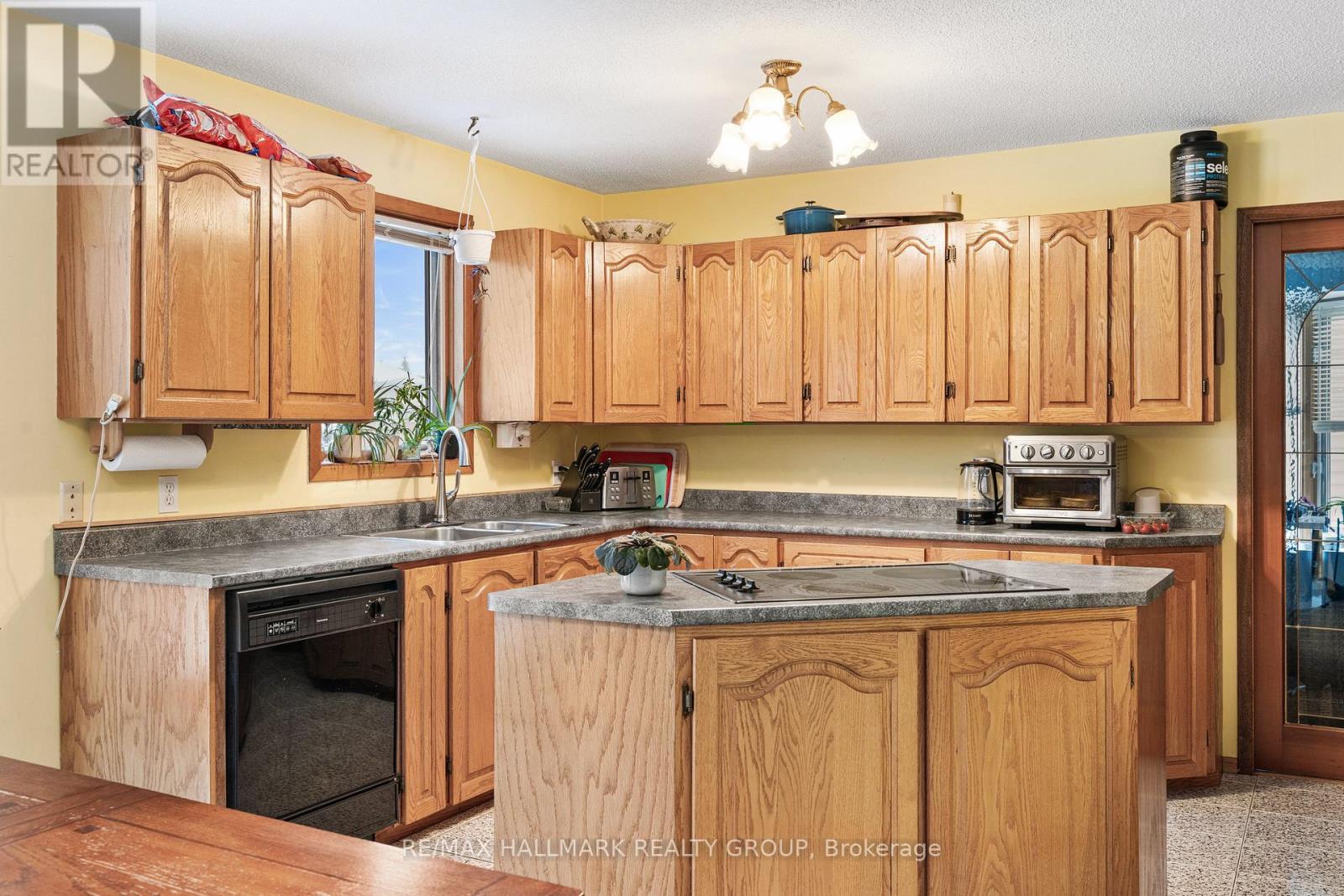 477 Duvernay Drive, Ottawa, Ontario  K1E 2N7 - Photo 10 - X13478640