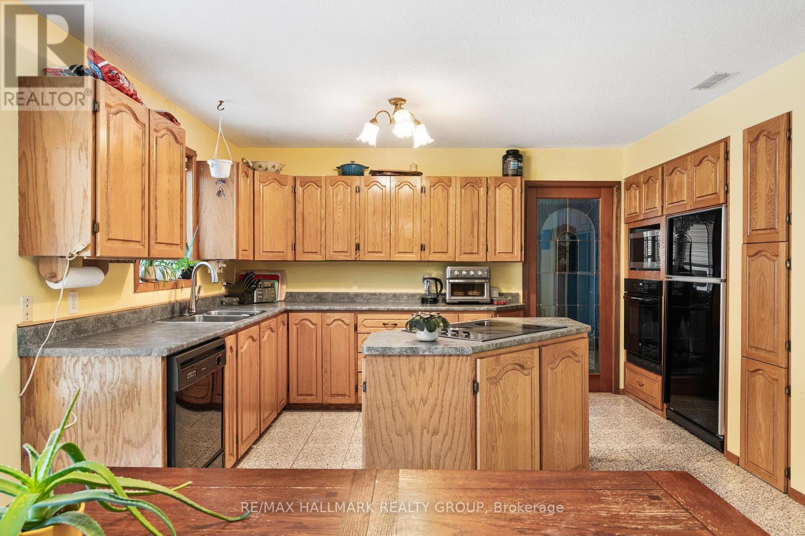 477 Duvernay Drive, Ottawa, Ontario  K1E 2N7 - Photo 13 - X13478640