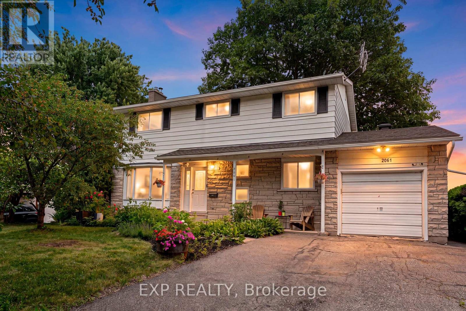2061 Balharrie Avenue, Ottawa, Ontario  K1G 1G2 - Photo 1 - X13479580
