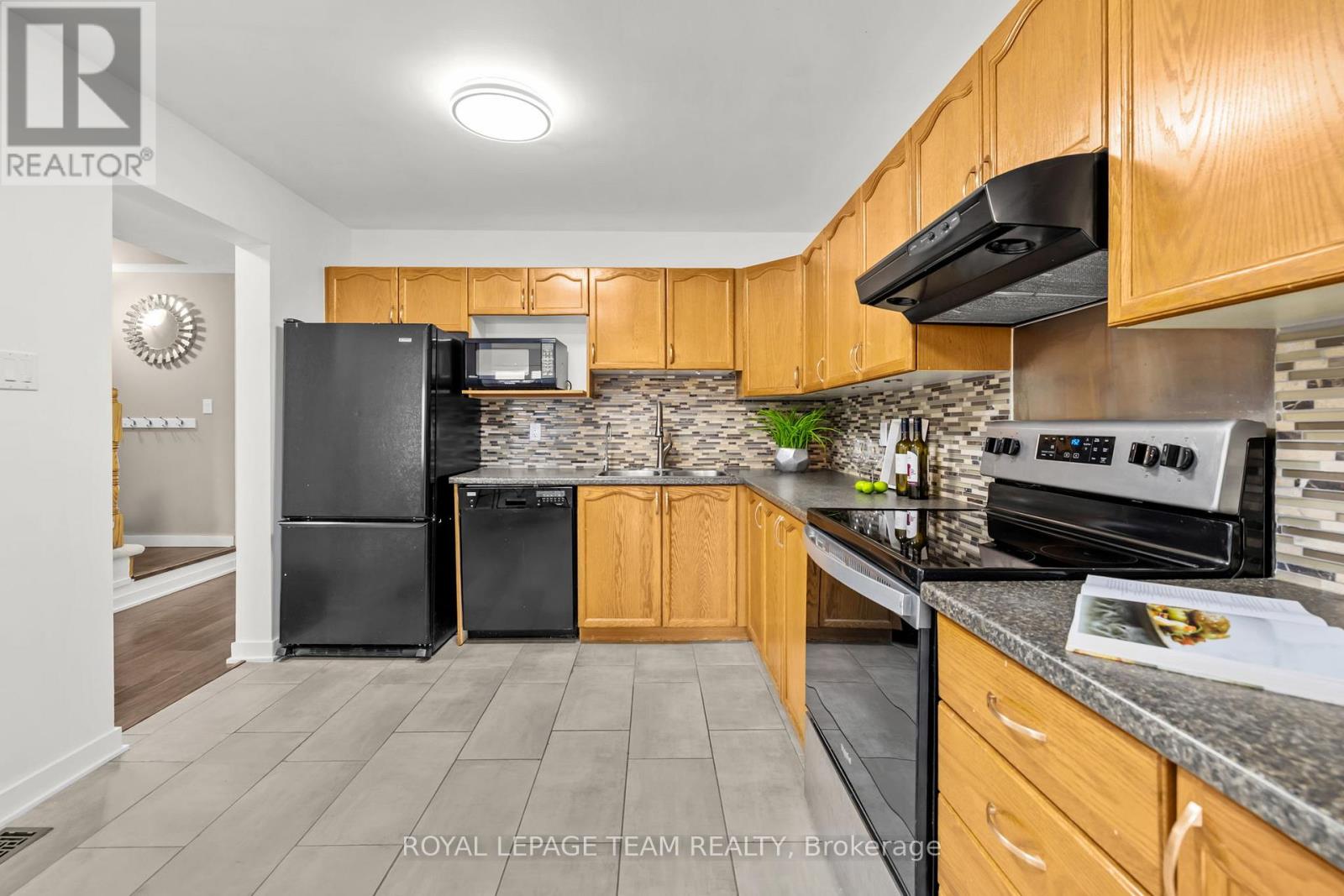 91 Winnegreen Court, Ottawa, Ontario  K1G 5S4 - Photo 11 - X13479684