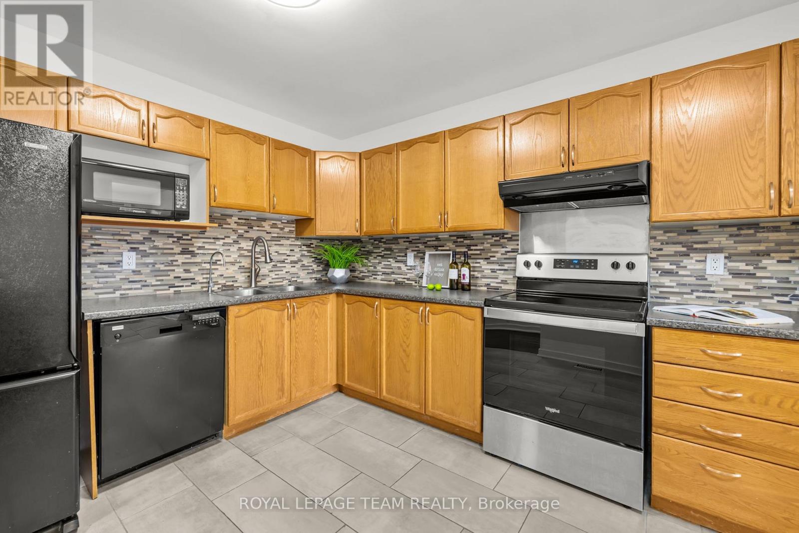 91 Winnegreen Court, Ottawa, Ontario  K1G 5S4 - Photo 12 - X13479684