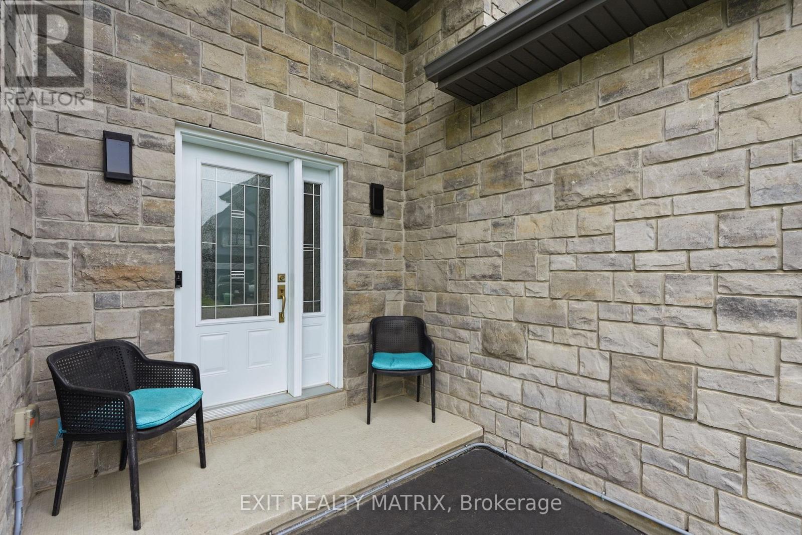 309 Colmar Street, Russell, Ontario  K0A 1W0 - Photo 2 - X13480058