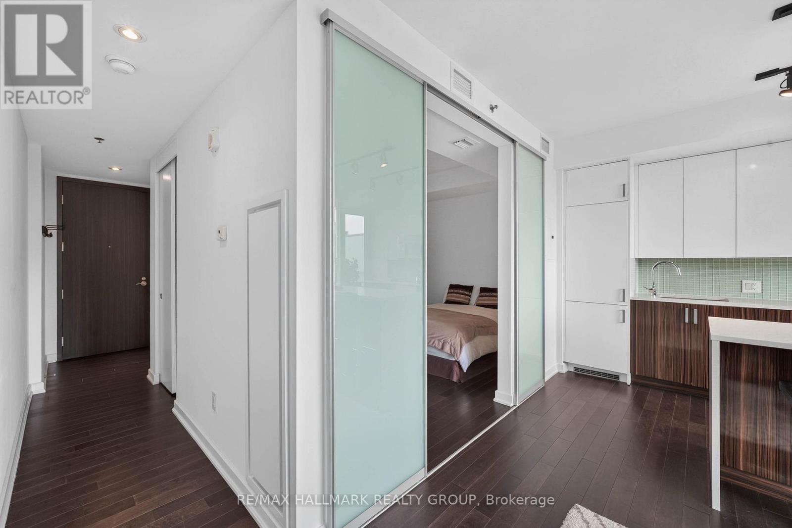 407 - 300 Lisgar Street, Ottawa, Ontario  K2P 0E2 - Photo 3 - X13480780