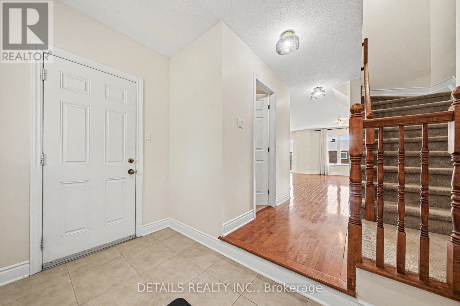 261 Parkin Circle, Ottawa, Ontario  K1T 4G8 - Photo 2 - X13480858