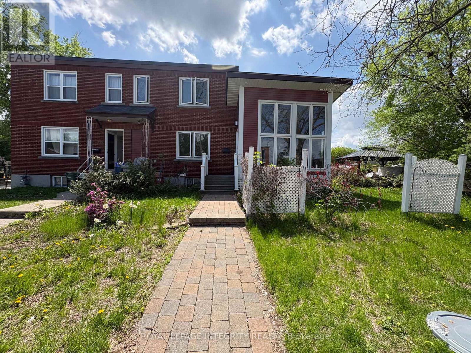 1222 Dorchester Avenue, Ottawa, Ontario  K1Z 8E4 - Photo 1 - X13481072