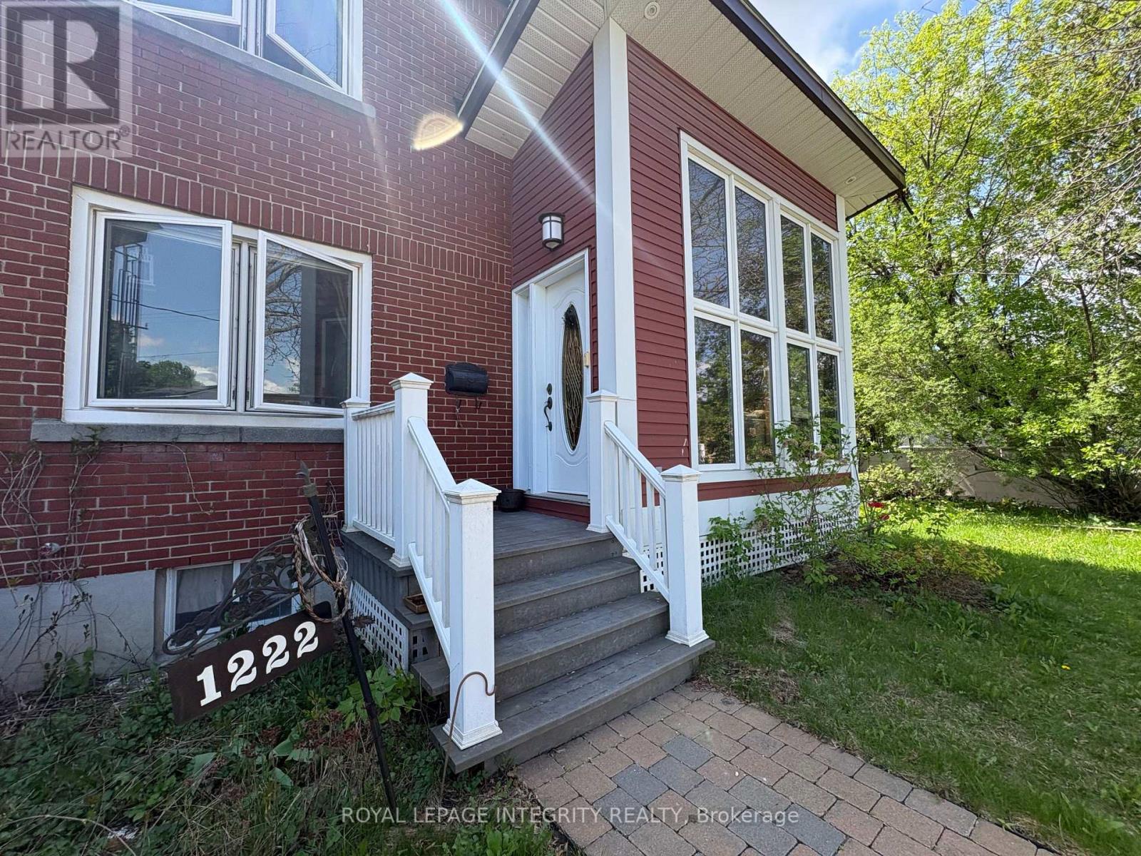 1222 Dorchester Avenue, Ottawa, Ontario  K1Z 8E4 - Photo 3 - X13481072