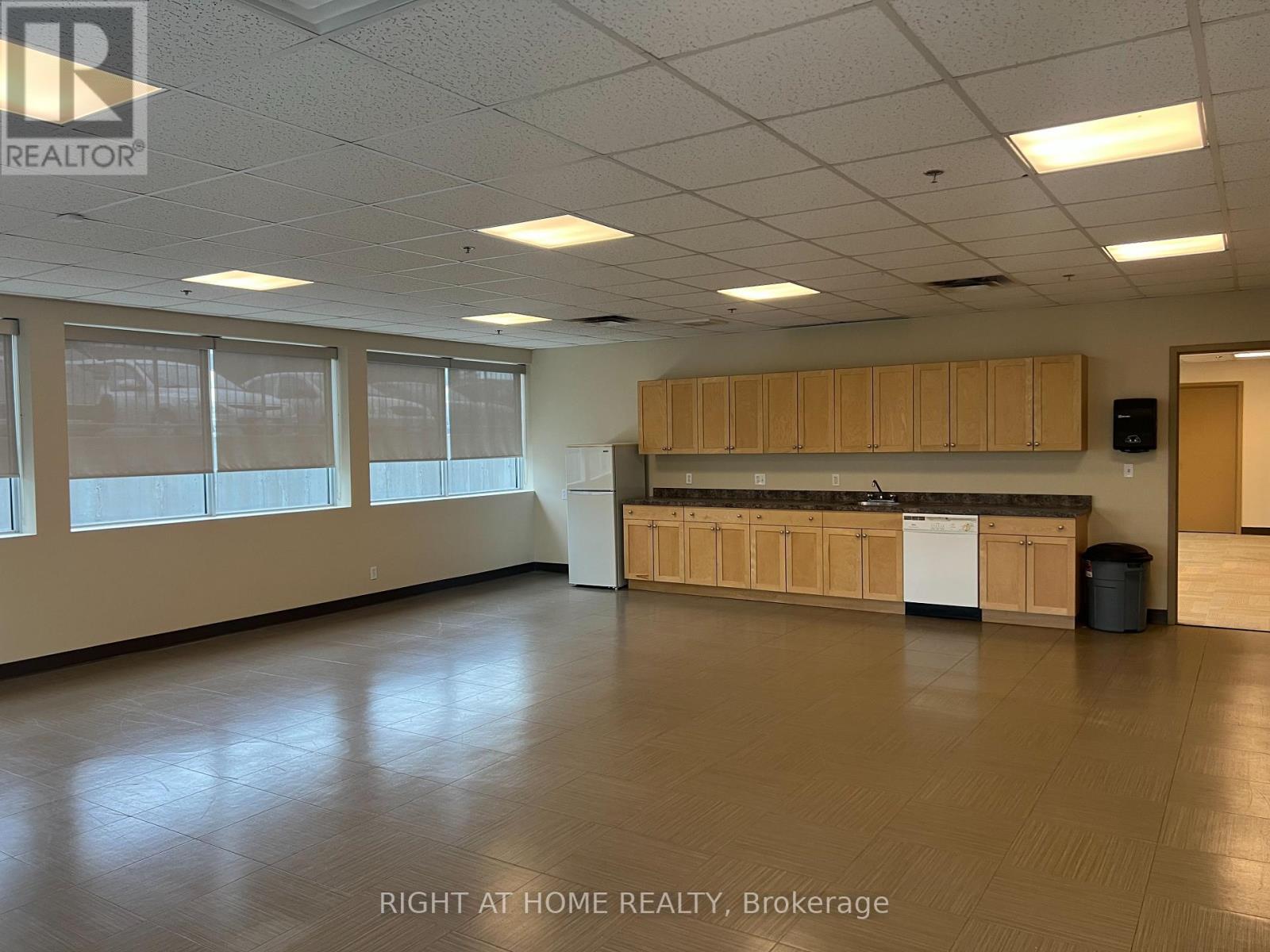101 - 1224 Gardiners Road, Kingston, Ontario  K7P 0G2 - Photo 3 - X13481150
