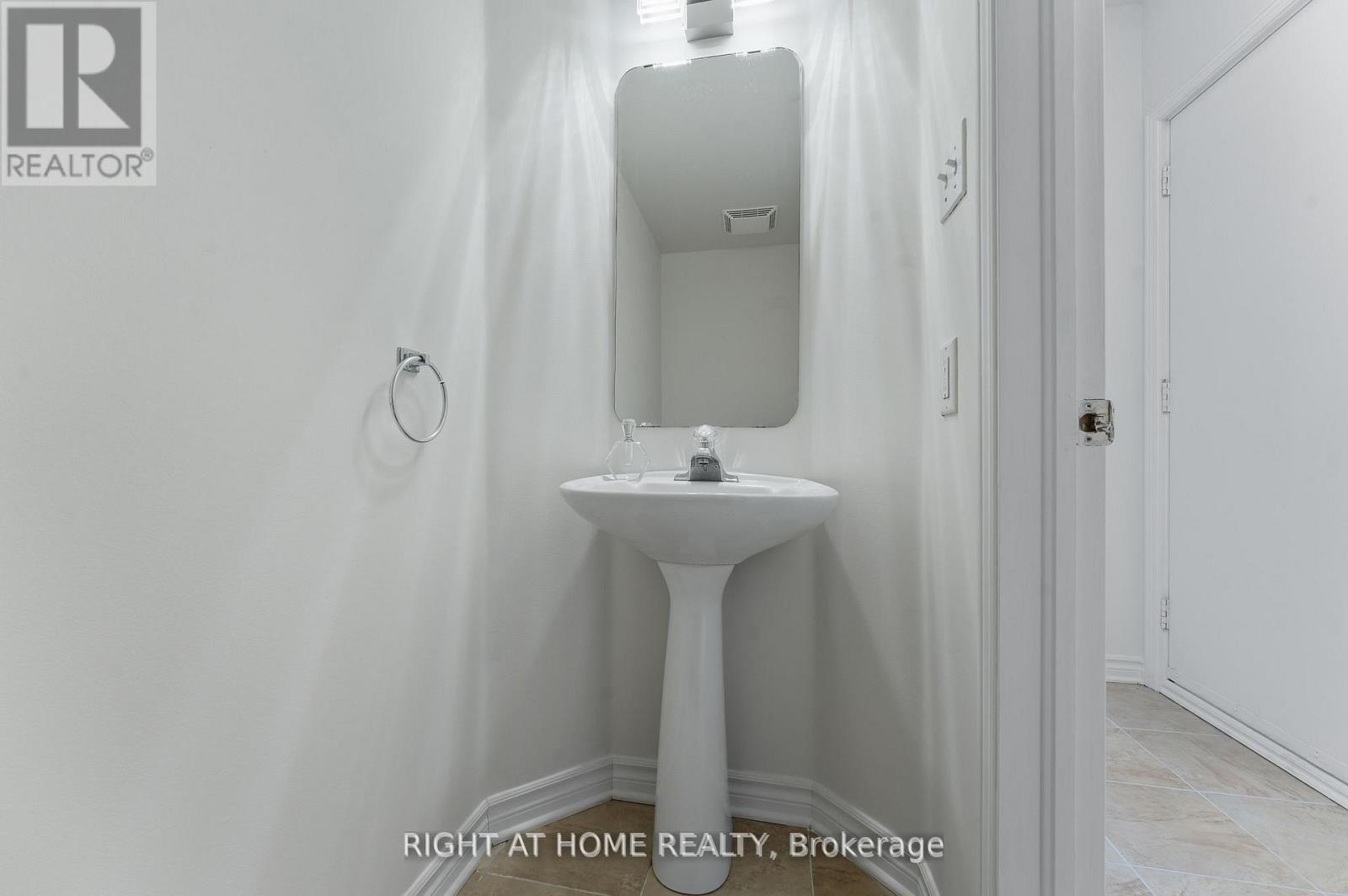 104 B Craig Henry Drive, Ottawa, Ontario  K2G 6L8 - Photo 37 - X13481174