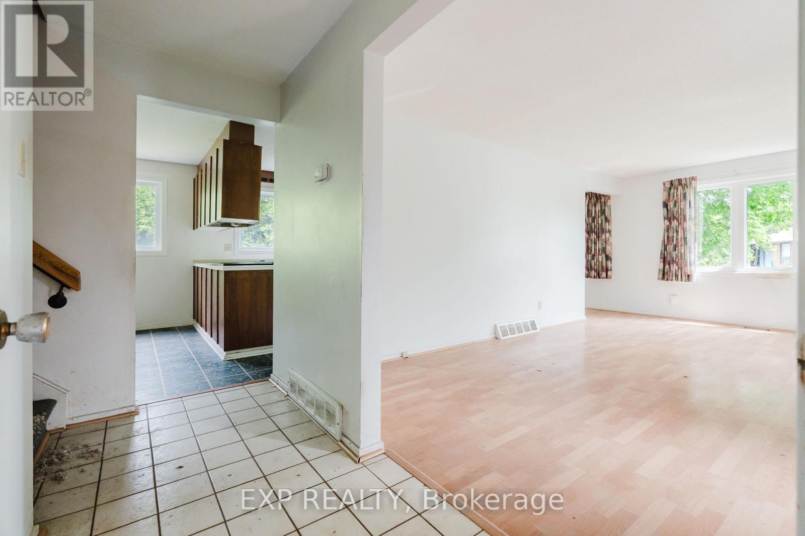 167 Withrow Avenue, Ottawa, Ontario  K2G 2J6 - Photo 4 - X13481646
