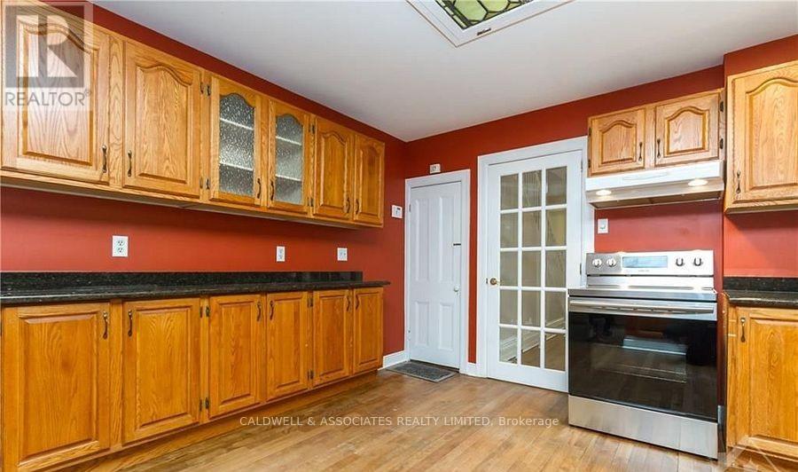 245 Mackay St Street, Ottawa, Ontario  K1M 2B6 - Photo 10 - X13481704