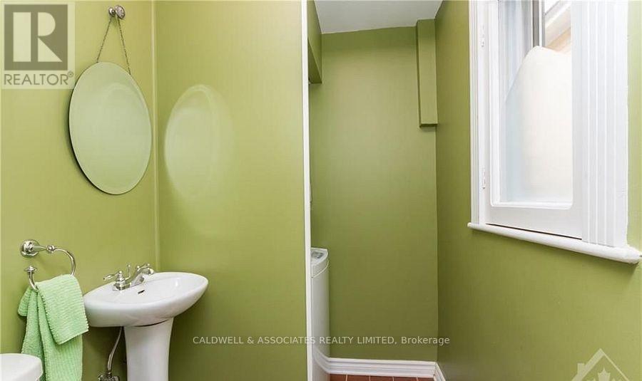 245 Mackay St Street, Ottawa, Ontario  K1M 2B6 - Photo 13 - X13481704