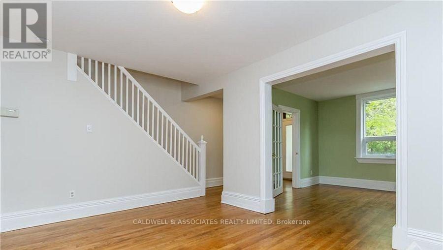 245 Mackay St Street, Ottawa, Ontario  K1M 2B6 - Photo 2 - X13481704