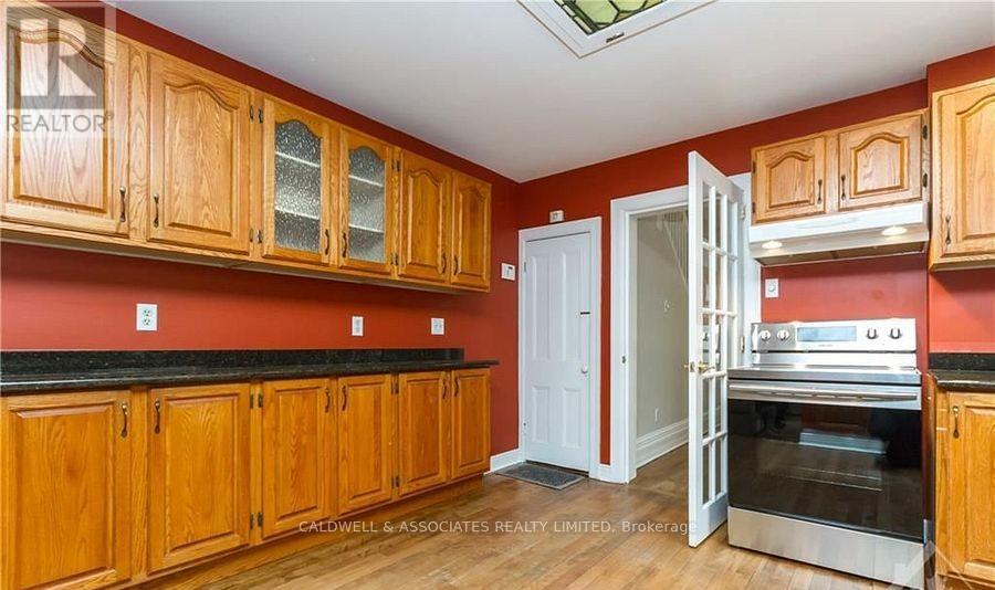 245 Mackay St Street, Ottawa, Ontario  K1M 2B6 - Photo 8 - X13481704