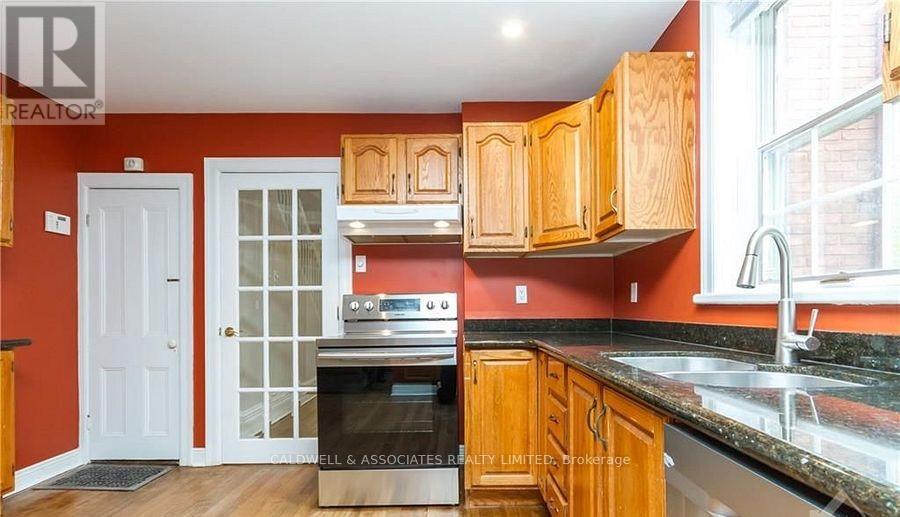 245 Mackay St Street, Ottawa, Ontario  K1M 2B6 - Photo 9 - X13481704