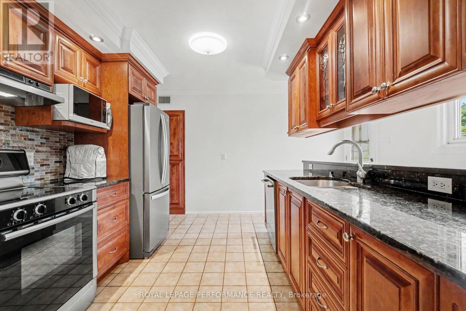 1599 Maxime Street, Ottawa, Ontario  K1B 3K9 - Photo 11 - X13481706