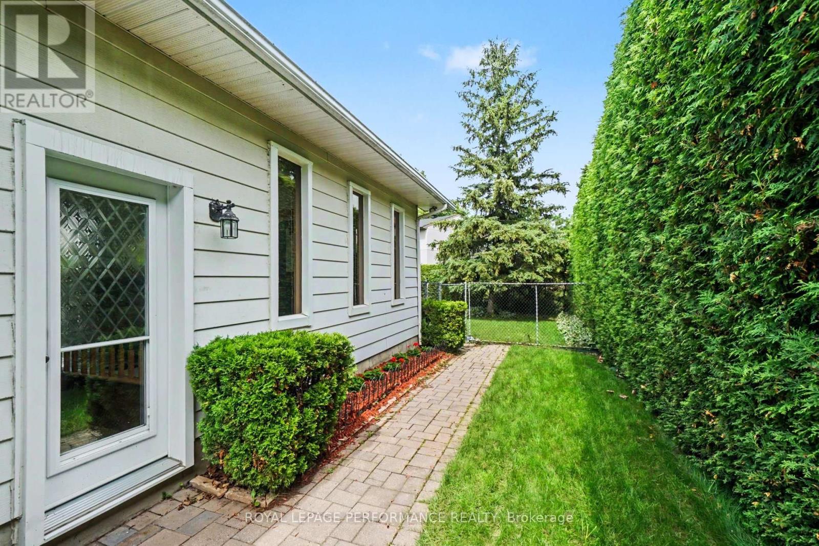 1599 Maxime Street, Ottawa, Ontario  K1B 3K9 - Photo 28 - X13481706