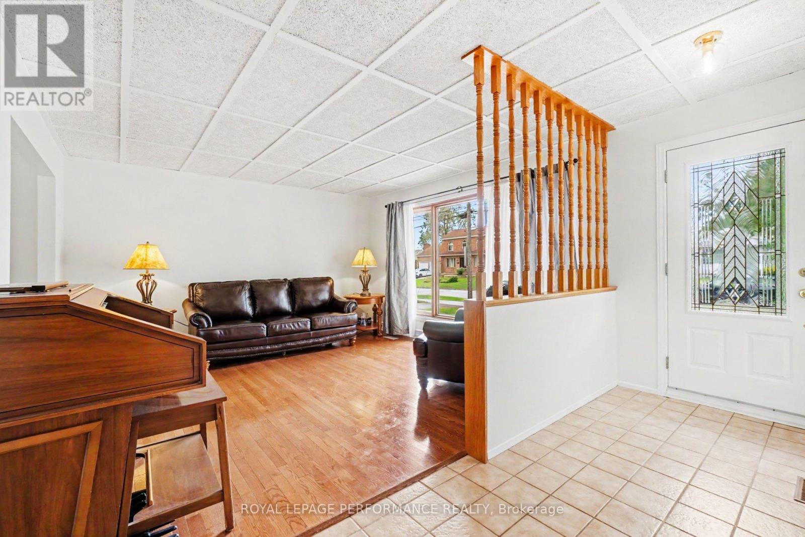 1599 Maxime Street, Ottawa, Ontario  K1B 3K9 - Photo 4 - X13481706