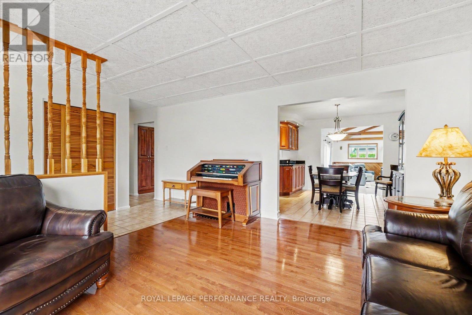 1599 Maxime Street, Ottawa, Ontario  K1B 3K9 - Photo 5 - X13481706