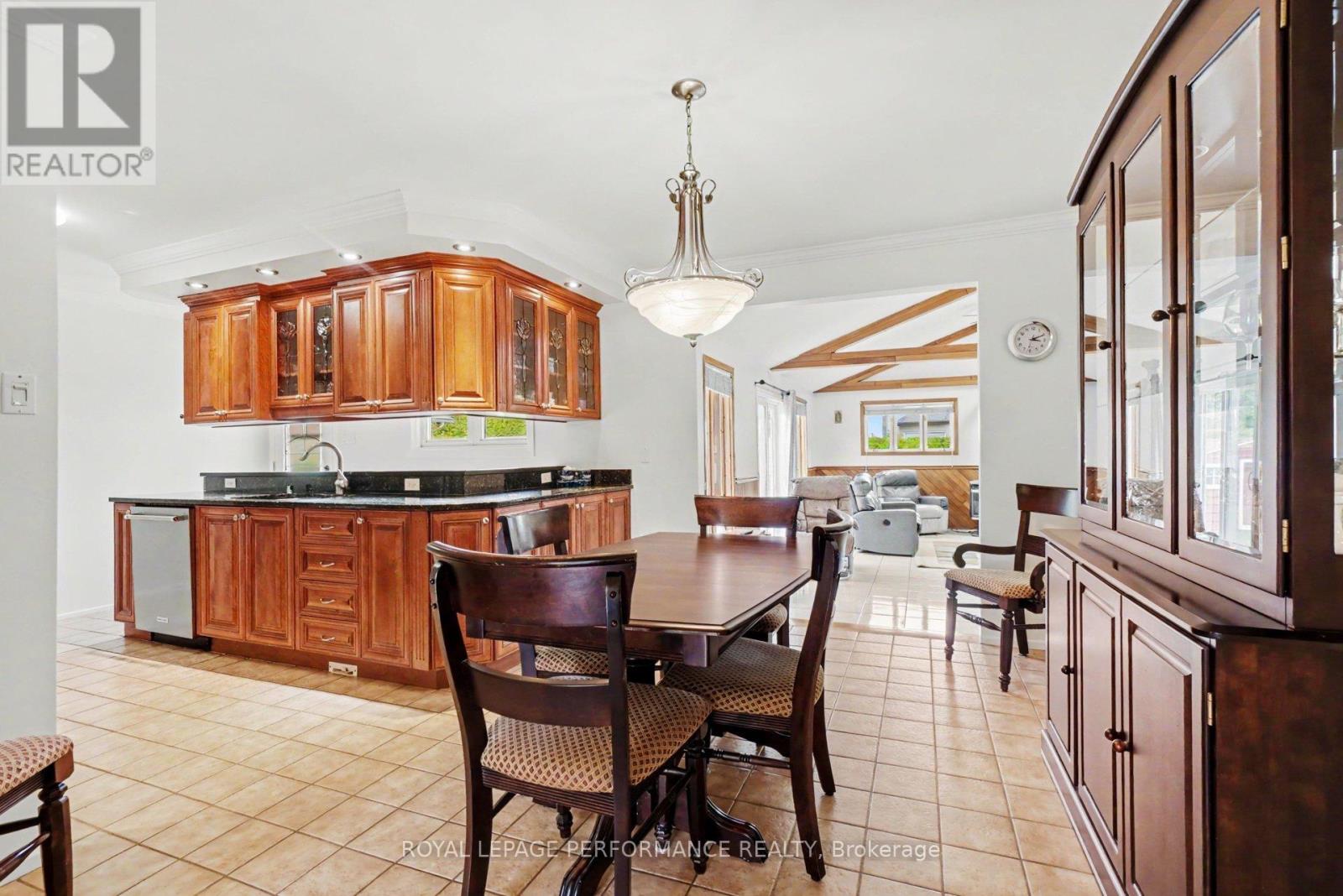 1599 Maxime Street, Ottawa, Ontario  K1B 3K9 - Photo 8 - X13481706