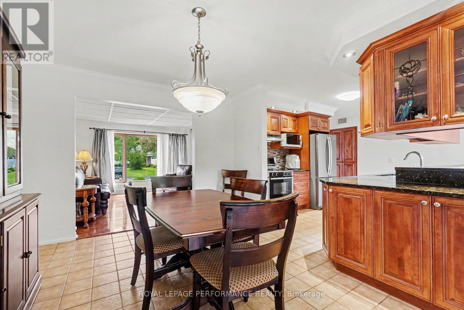 1599 Maxime Street, Ottawa, Ontario  K1B 3K9 - Photo 9 - X13481706