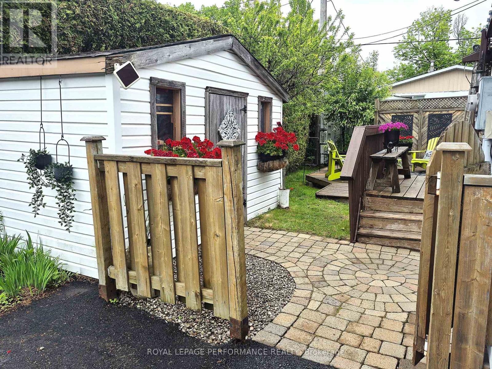 1497 Blackheath Street, Ottawa, Ontario  K1E 1K6 - Photo 25 - X13481754