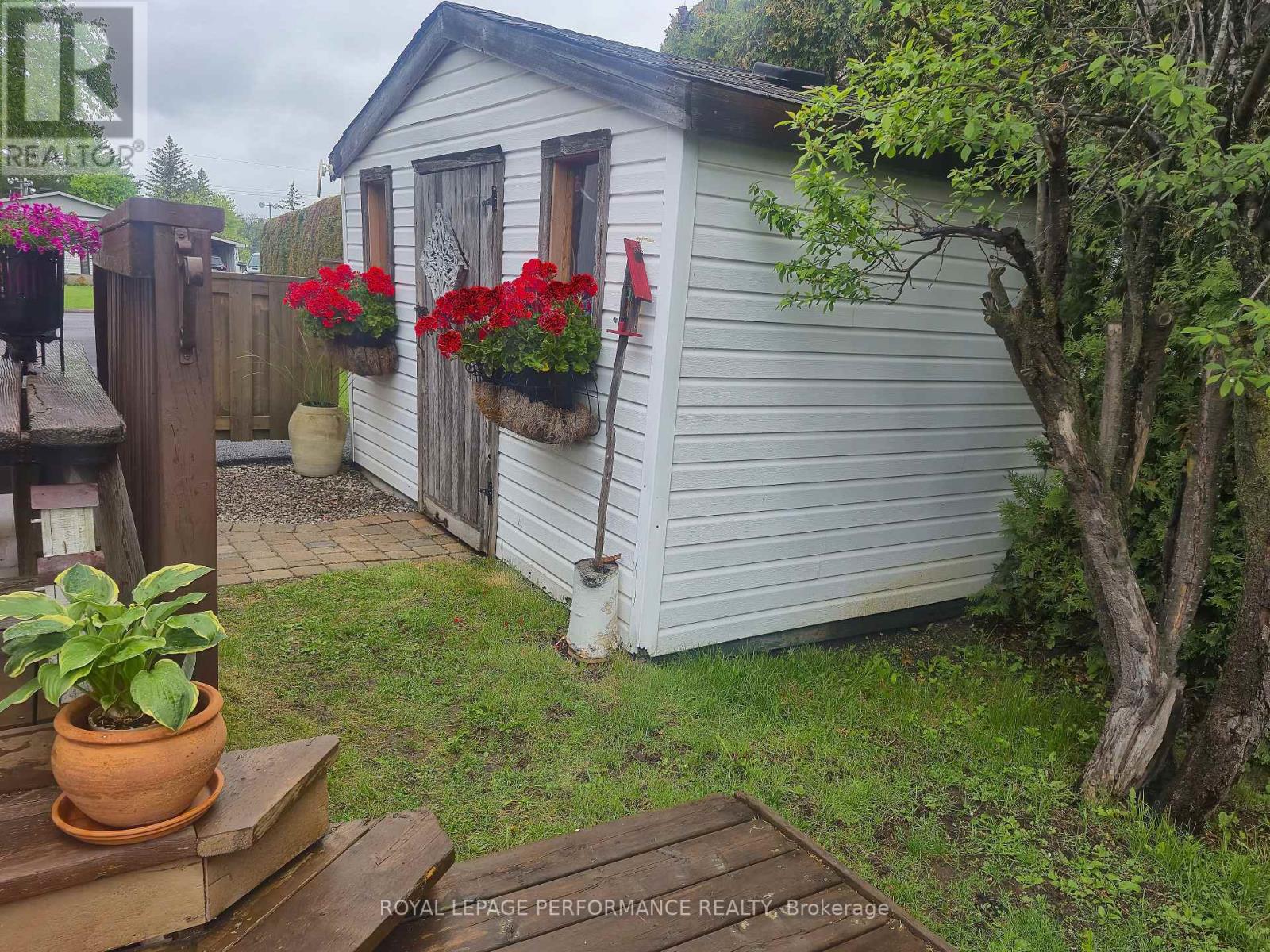 1497 Blackheath Street, Ottawa, Ontario  K1E 1K6 - Photo 33 - X13481754