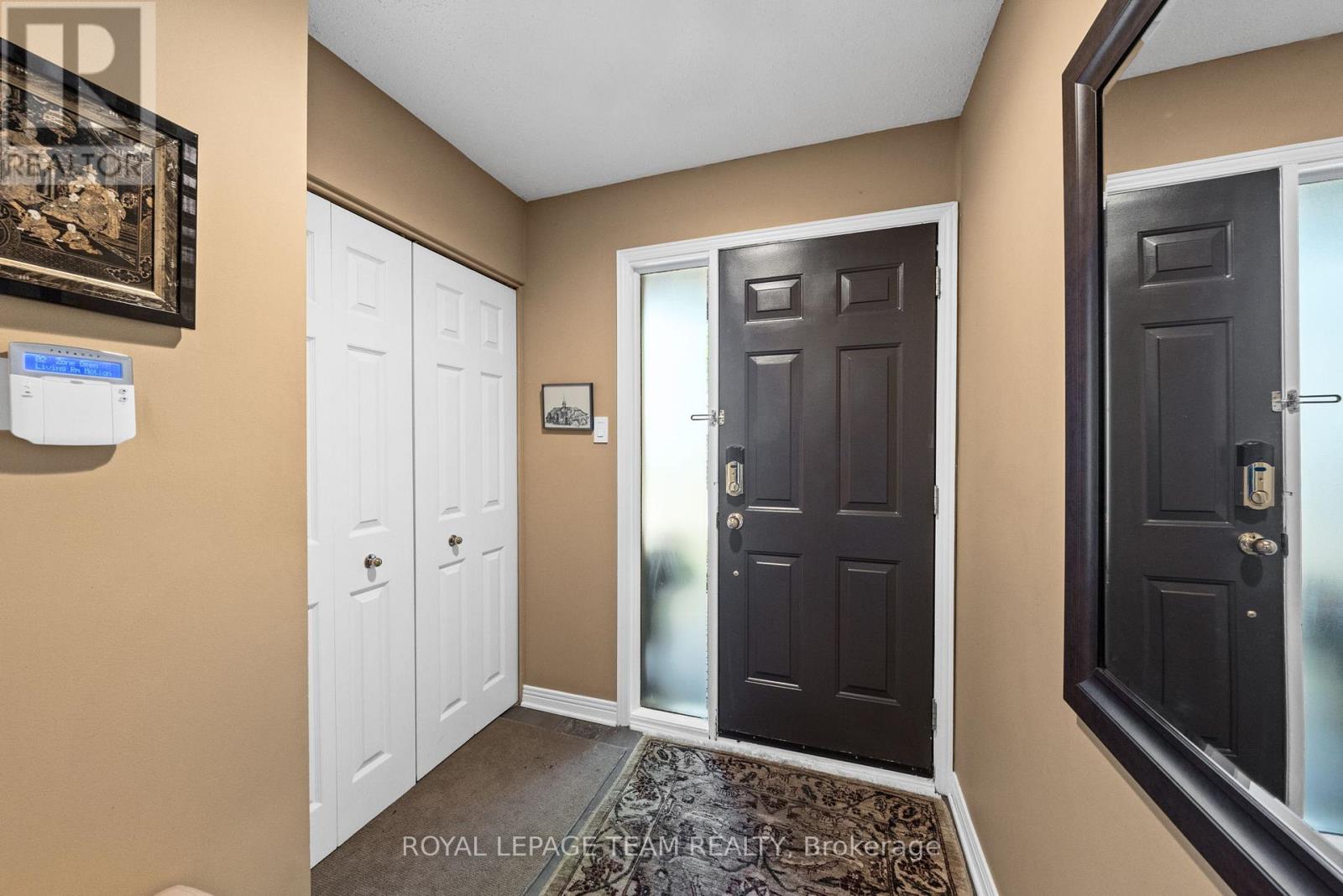 6 - 625 Richmond Road, Ottawa, Ontario  K2A 0G6 - Photo 3 - X13481790