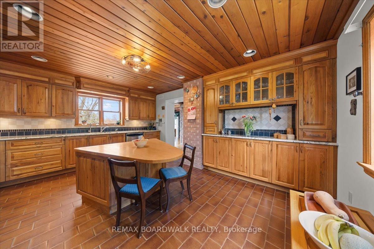 2464 Scrivens Drive, Ottawa, Ontario  K0A 2P0 - Photo 13 - X13481800