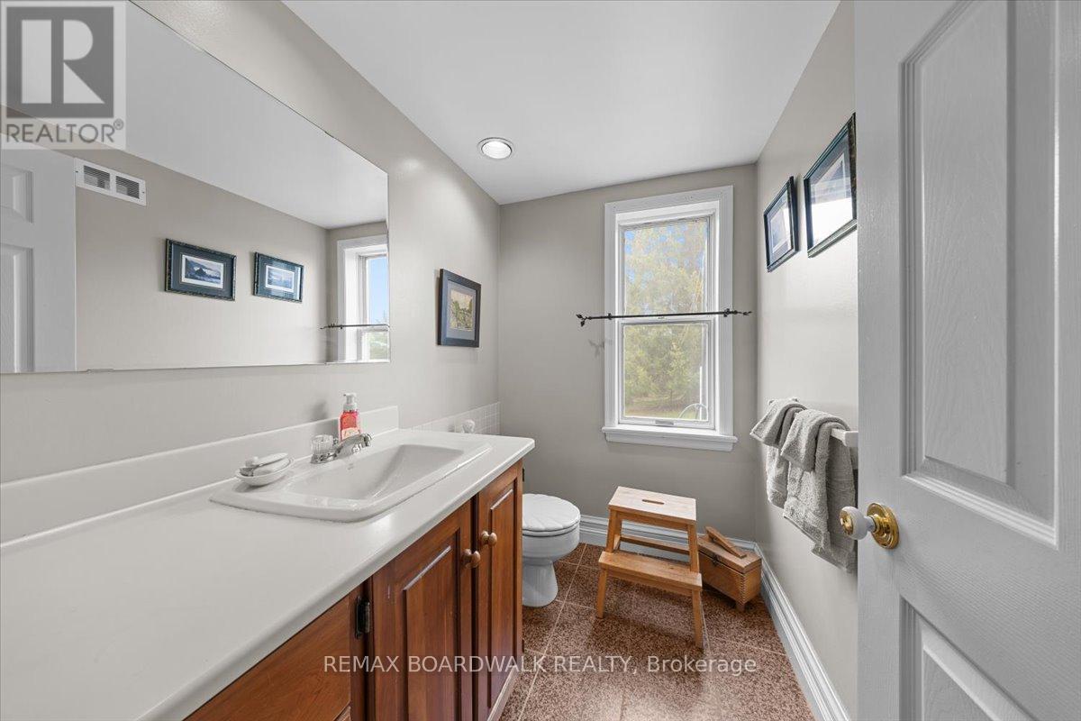 2464 Scrivens Drive, Ottawa, Ontario  K0A 2P0 - Photo 19 - X13481800