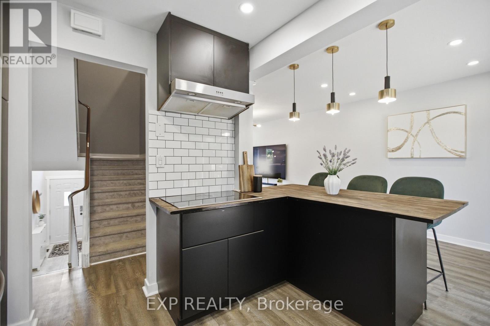 2092 Eric Crescent, Ottawa, Ontario  K1B 4P4 - Photo 12 - X13481906