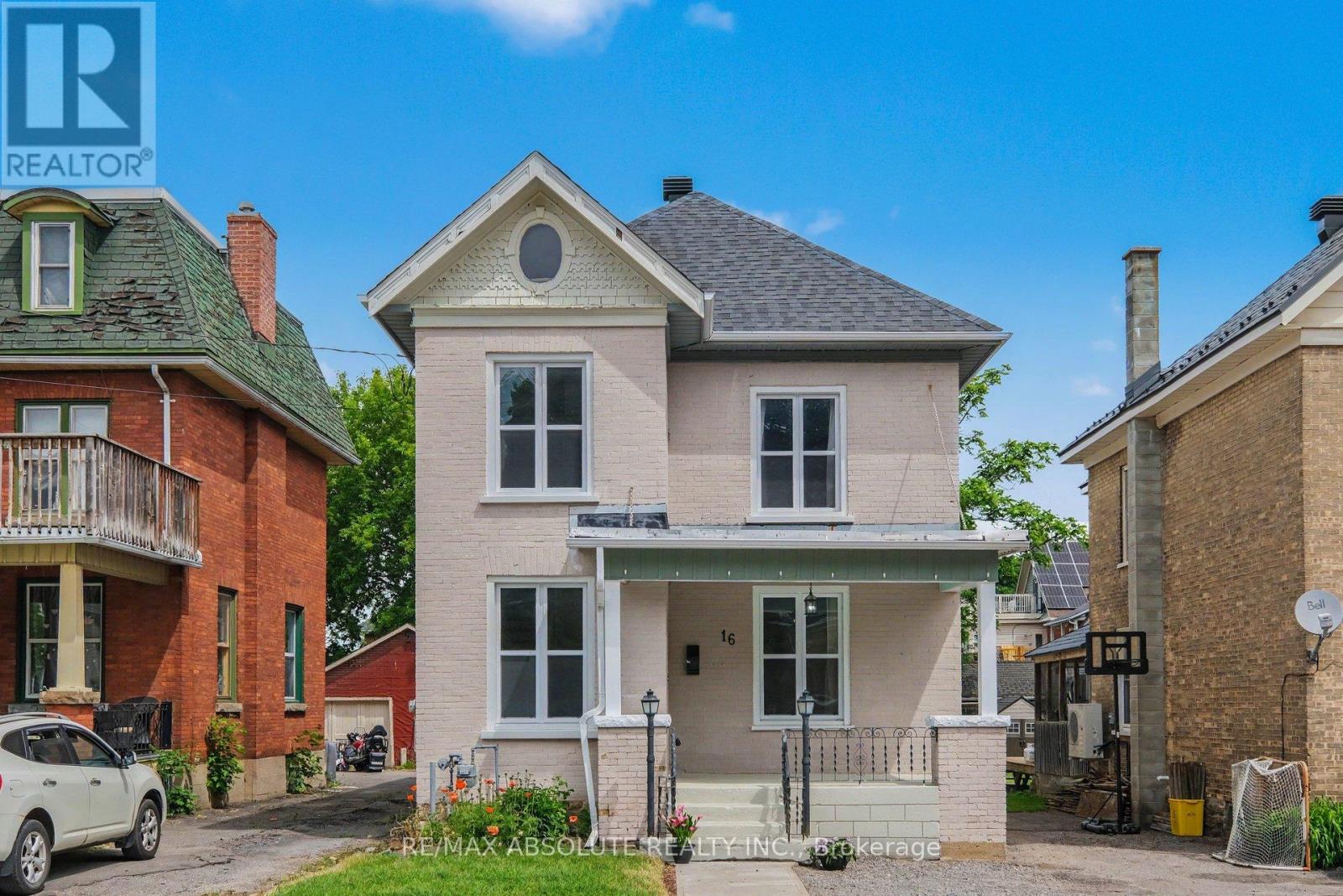16 GLEN AVENUE, Smiths Falls, Ontario