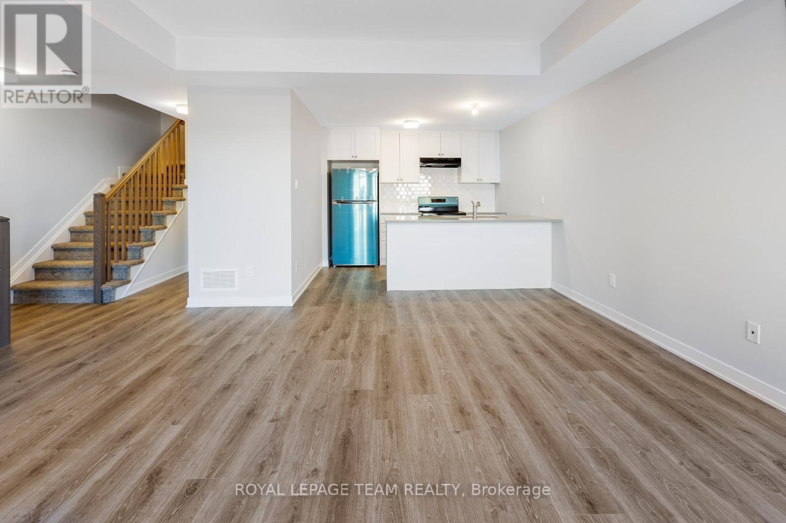 320 Parnian Private, Ottawa, Ontario  K2J 7K5 - Photo 5 - X13482004