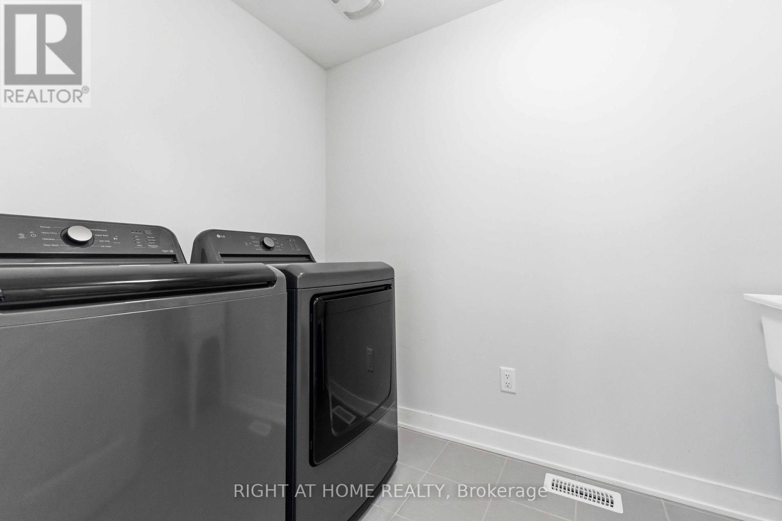105 Alamo Street, Ottawa, Ontario  K2J 6H1 - Photo 31 - X13482136