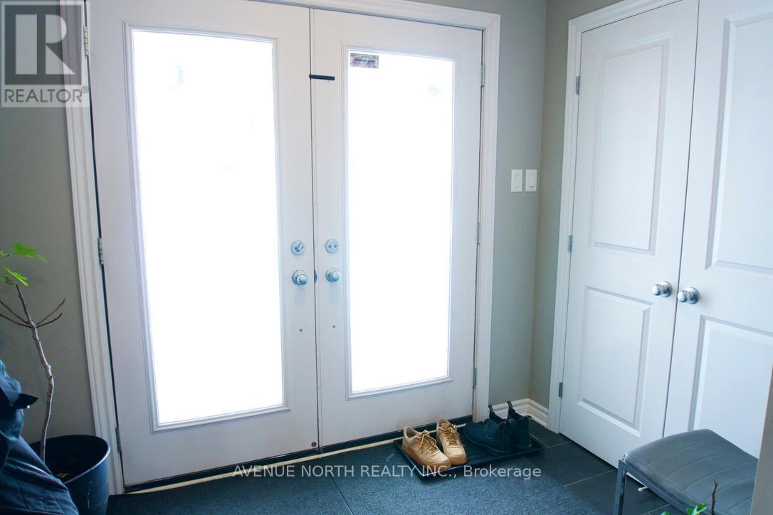 513 Egret Way, Ottawa, Ontario  K2C 3H2 - Photo 2 - X13482250