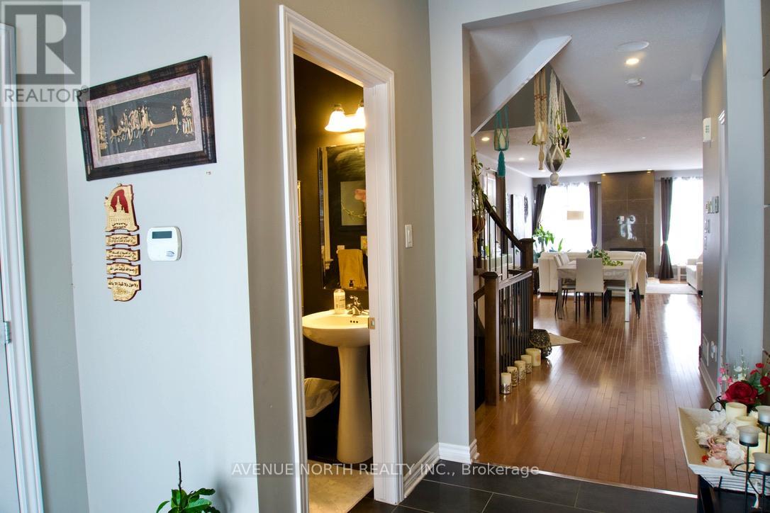 513 Egret Way, Ottawa, Ontario  K2C 3H2 - Photo 4 - X13482250