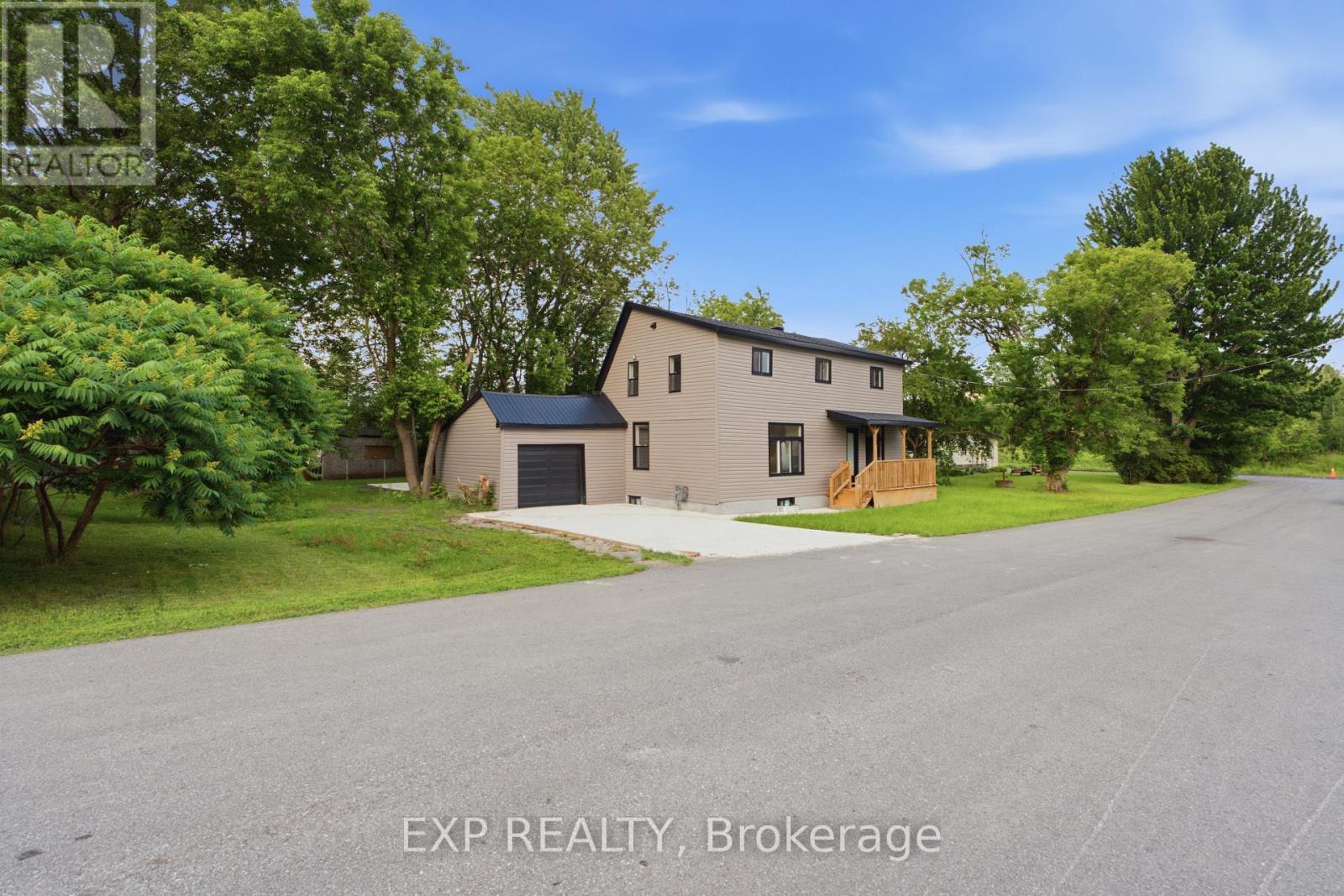 13 Elm Street, South Glengarry, Ontario  K0C 1N0 - Photo 2 - X13482264