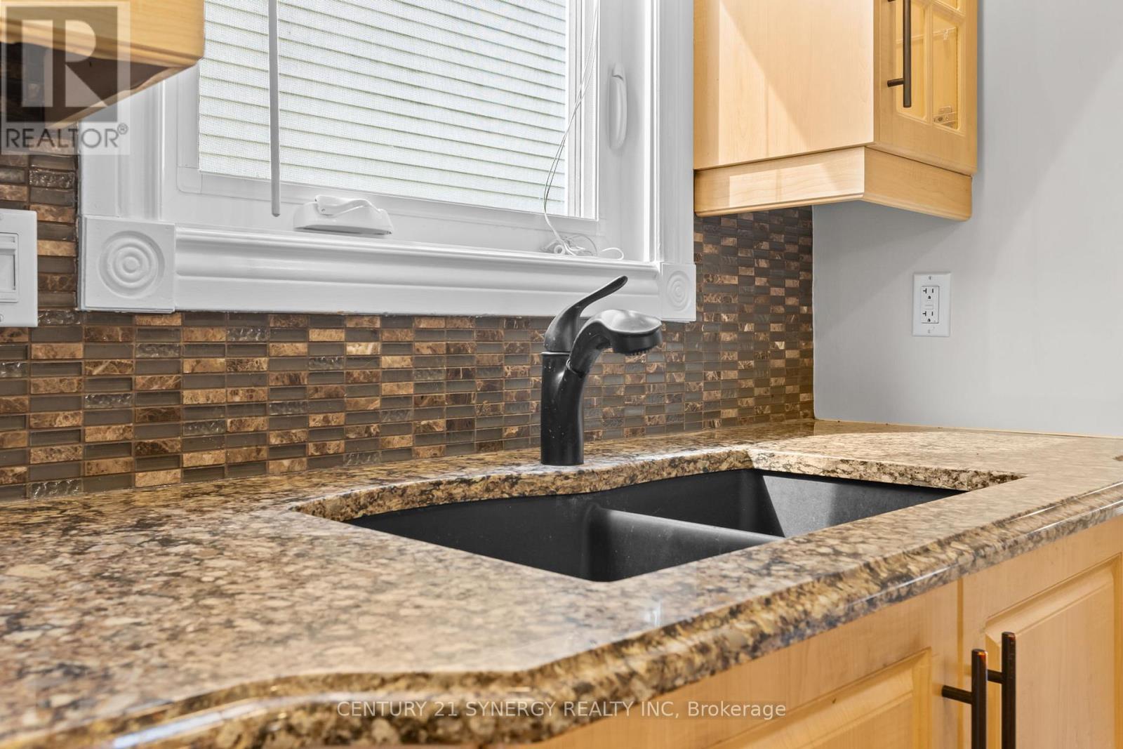 1626 Prestwick Drive, Ottawa, Ontario  K1E 2Y1 - Photo 10 - X13482400