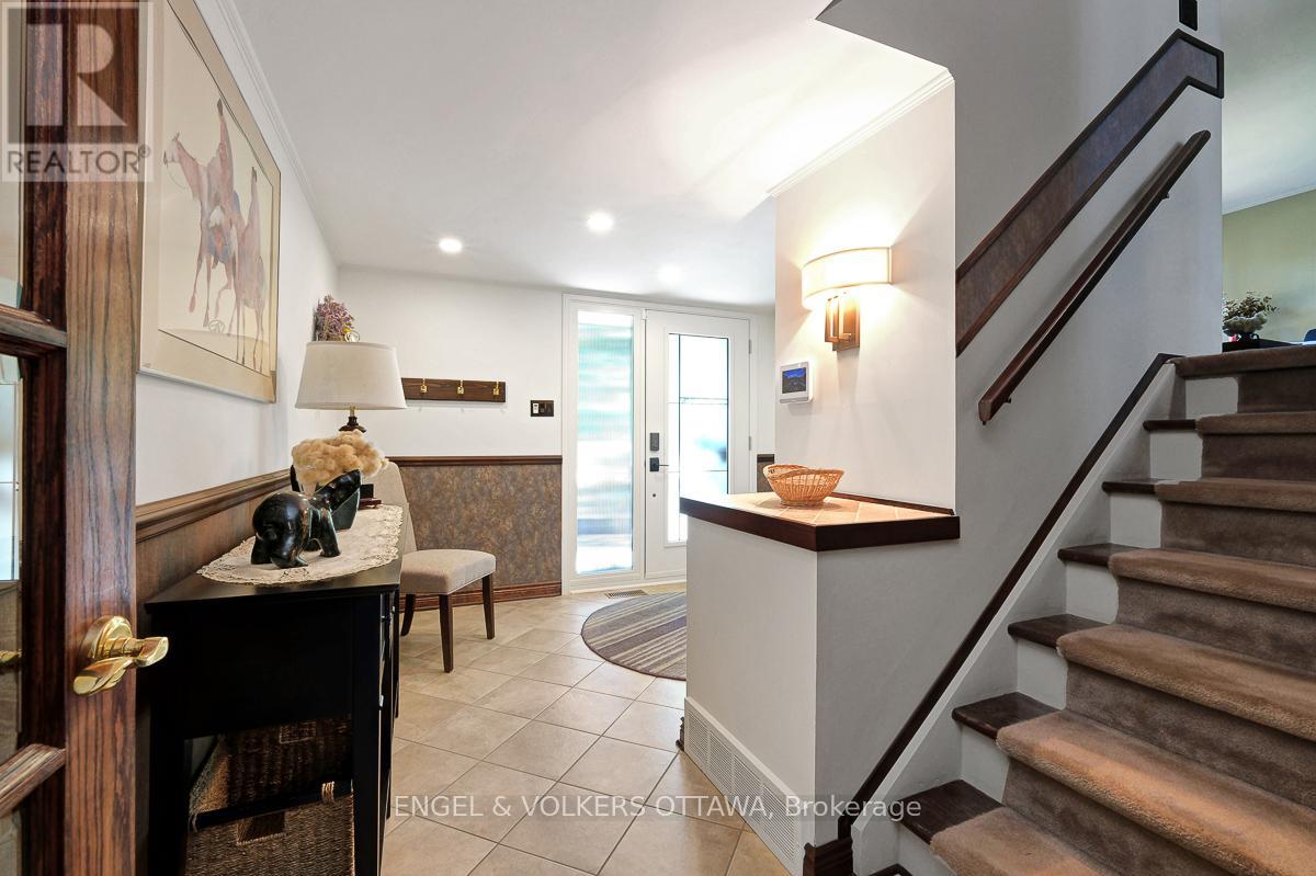 1131 Cameo Drive, Ottawa, Ontario  K2C 1Y6 - Photo 10 - X13482542